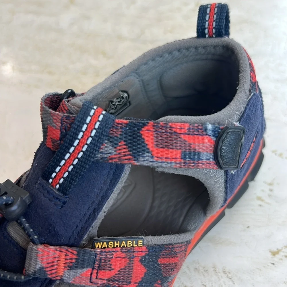KEEN Kids' Seacamp II CNX Water Sandals boys size 2 water shoes